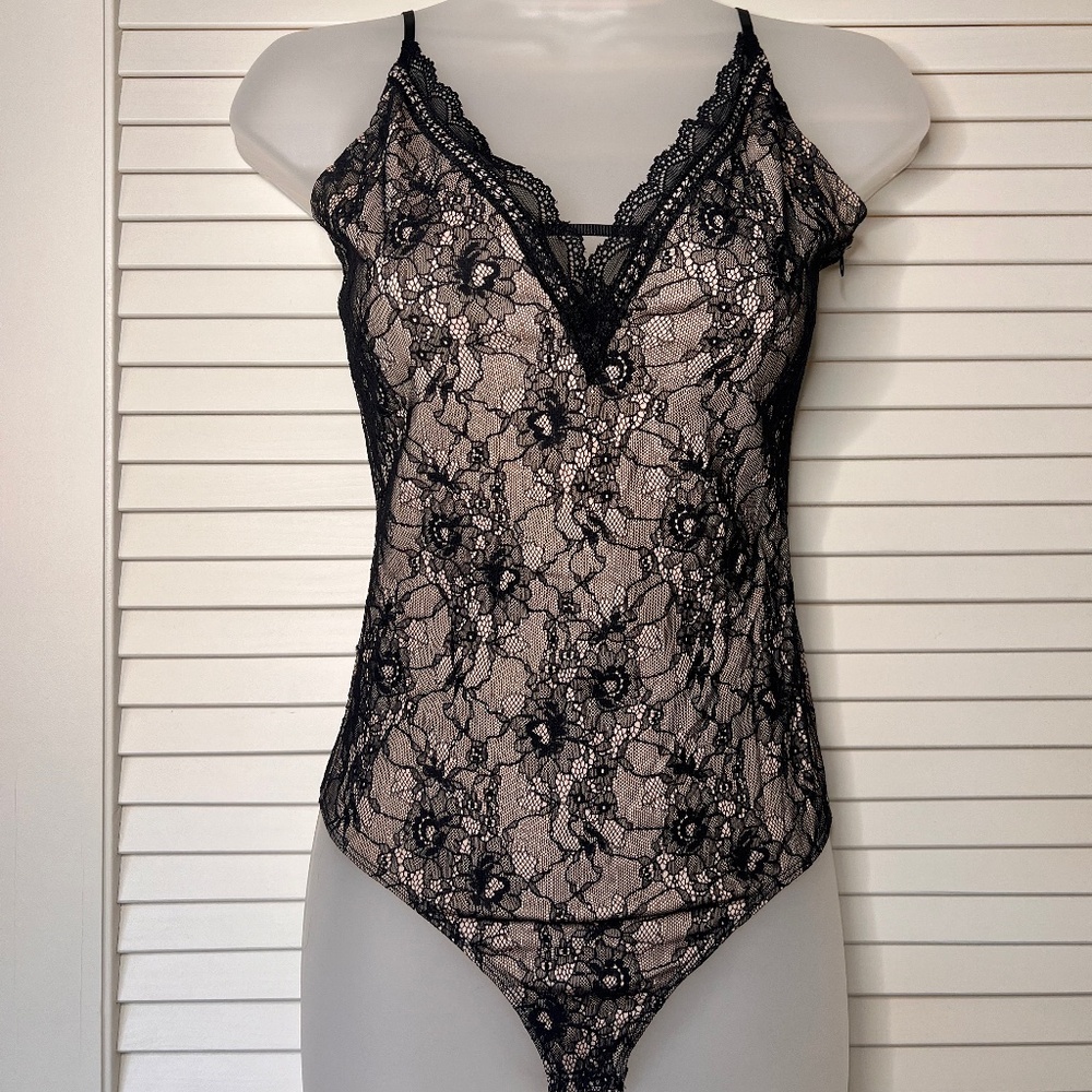 Elodie Lace Cami Bodysuit | Size: XS